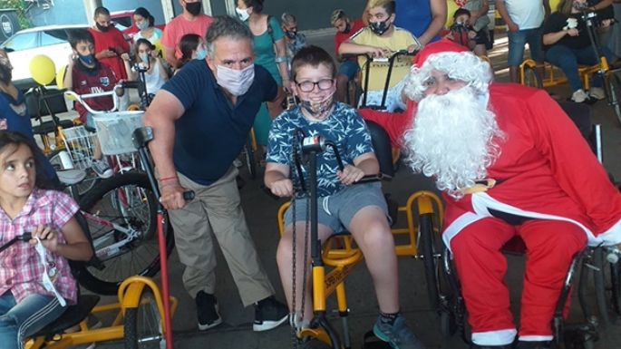A través de una fundación, Bauti tuvo su tan esperada bicicleta