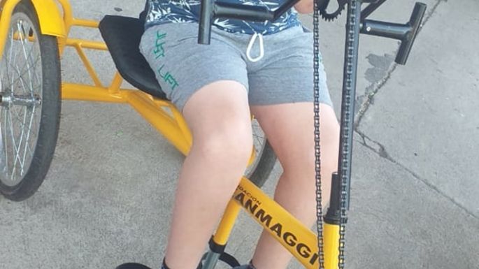 A través de una fundación, Bauti tuvo su tan esperada bicicleta