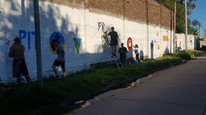 Un mural en homenaje a las promos de 2020