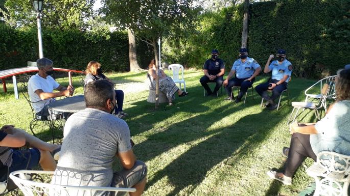 La policía y vecinos del barrio Villa del Sur iniciaron un trabajo mancomunado