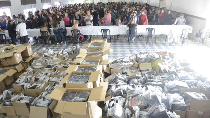 Inscriben para los kits escolares