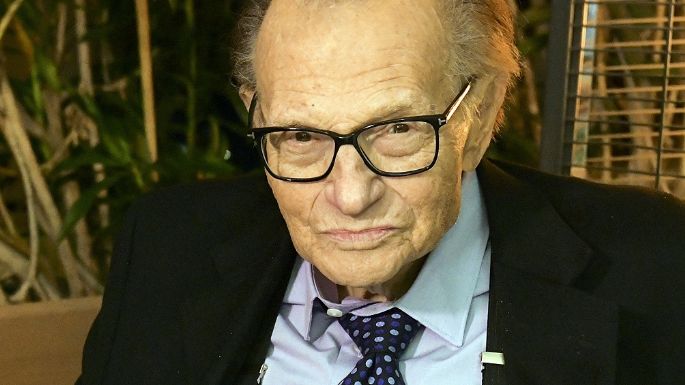 Murió por coronavirus el legendario presentador estadounidense Larry King