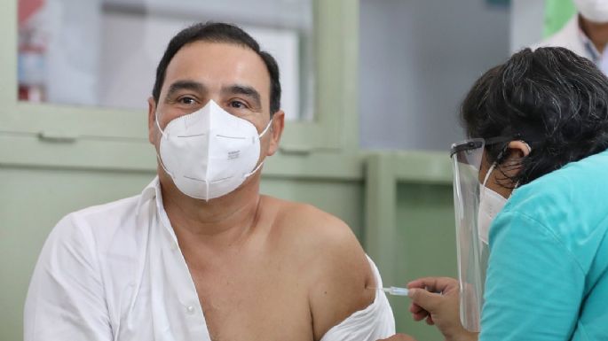 El gobernador de Corrientes mostró sus resultados positivos de anticuerpos tras recibir la vacuna
