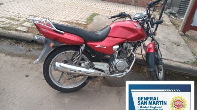 Personal policial recuperó una motocicleta robada