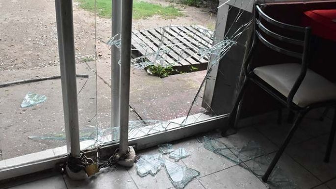 Provocaron destrozos y robaron en el comedor Fratondi de la costanera