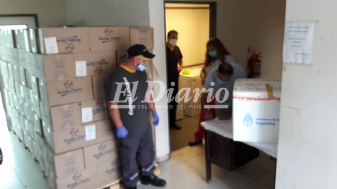 [AHORA] Llegó la nueva tanda de vacunas contra el COVID-19 al Pasteur