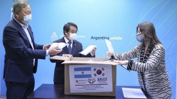Corea del Sur donó a la Argentina casi medio millón de barbijos