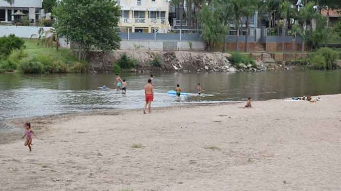 Diagnostican que la calidad del agua del río para uso recreativo es excelente