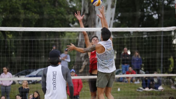 Terminó el torneo de beach vóley en el parque de Villa Nueva
