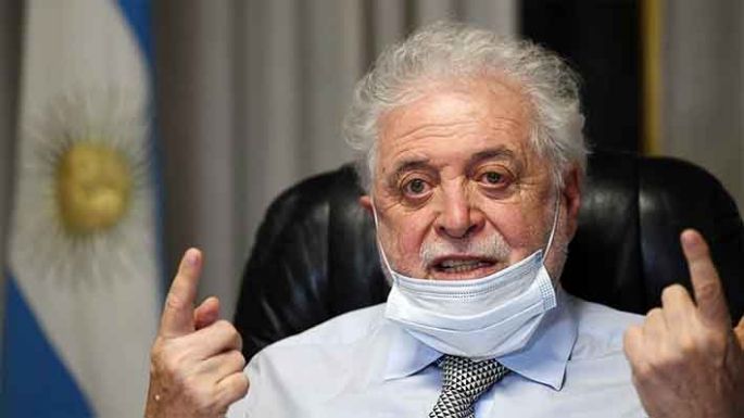 Ginés expone sobre el plan de vacunación