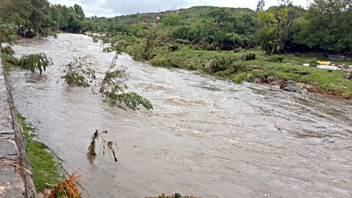 Ríos crecidos en la zona serrana