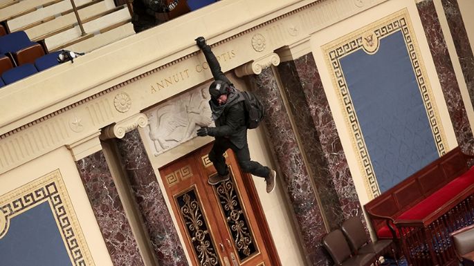El Congreso suspendió la certificación del triunfo de Biden