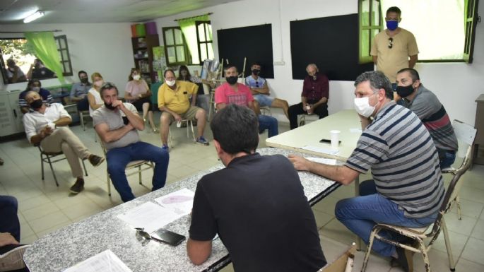 Reunión con productores por el ripiado del camino a paraje Santa Rosa