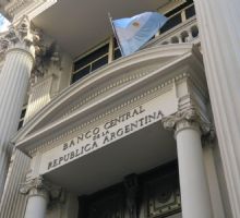 Córdoba presentó otra cautelar ante la negativa del BCRA de vender dólares