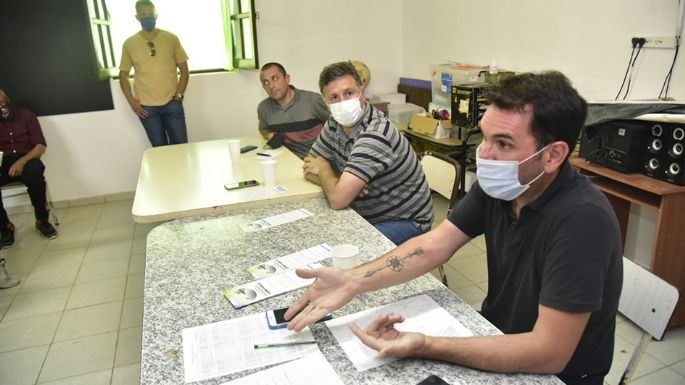 Avanzan en el proyecto de ripiado del camino al paraje Santa Rosa