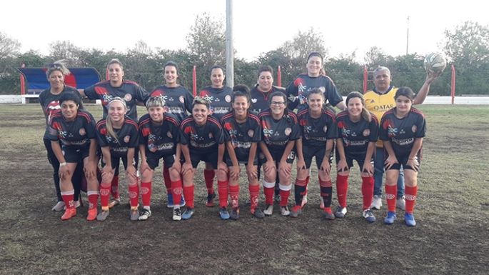 Nadie afloja y leonas, diablas  y académicas van por todo