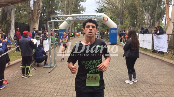 [VIDEO] La lluvia no frenó a los maratonistas