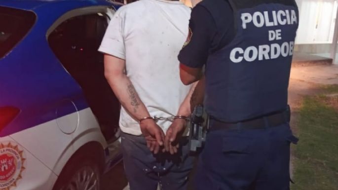 Un hombre redujo a un intruso en su vivienda y lo entregó a la policía