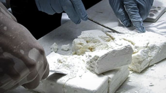 Encuentran una embarcación a la deriva con 37 kilos de cocaína y un hombre muerto