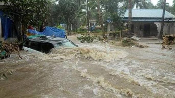 India: Decenas de muertos en inundaciones y corrimientos de tierra