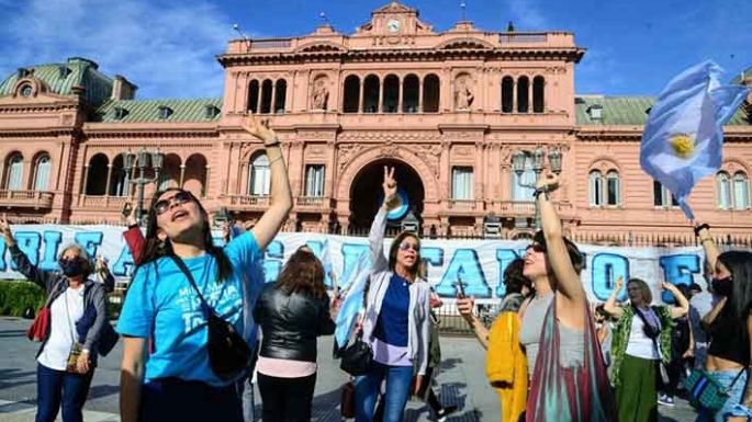 Militantes de distintas organizaciones volvieron a copar la Plaza de Mayo