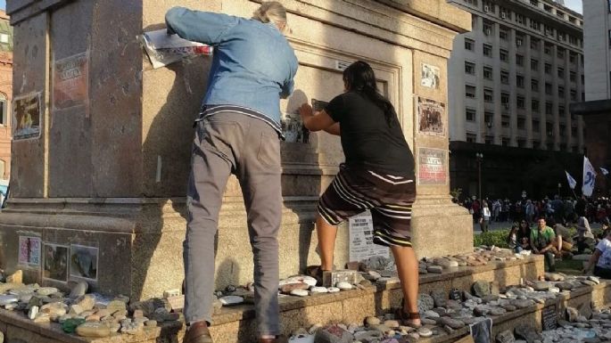 "Las dos personas que arrancaron los carteles en Plaza de Mayo están equivocadas"