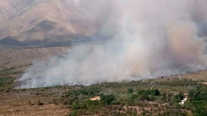 Combaten un incendio en la zona del Valle de Traslasierra