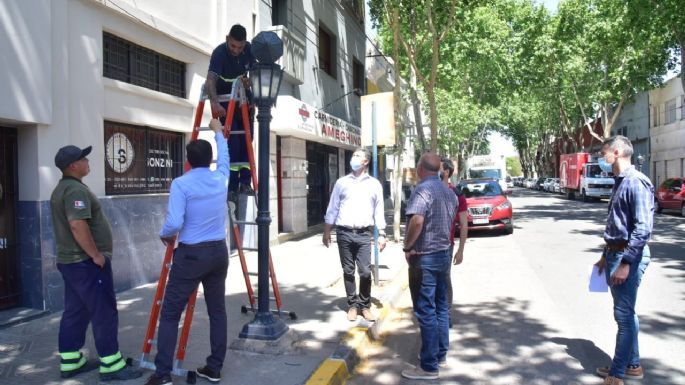 Inició el recambio a luces led en el centro de la ciudad