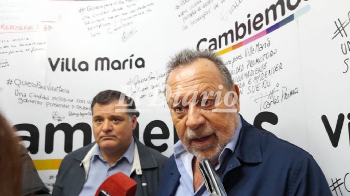 El candidato a diputado Gustavo Santos visita Villa María