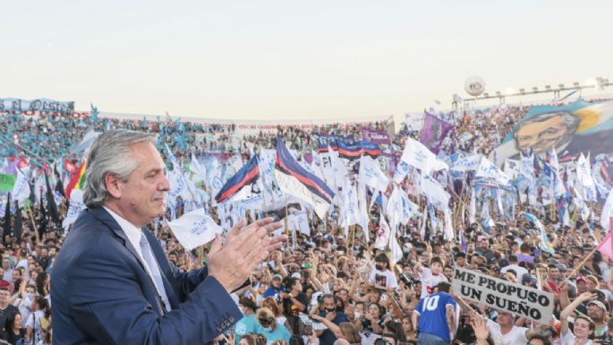 Alberto Fernández afirmó que su Gobierno "no se arrodillará" ante el FMI