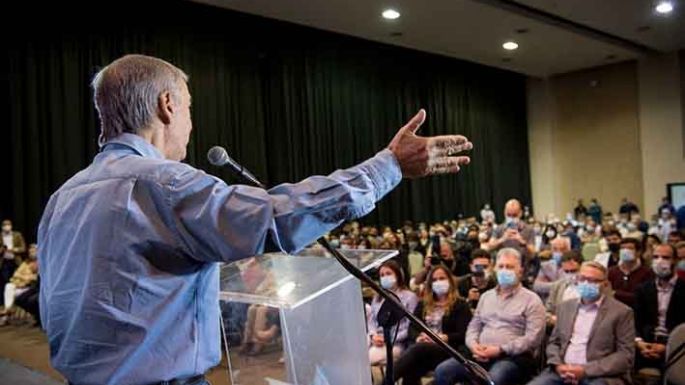 “La campaña al hombro”