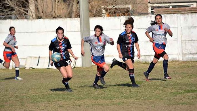 Universitario quedó sin invicto y ahora mandan las diablas