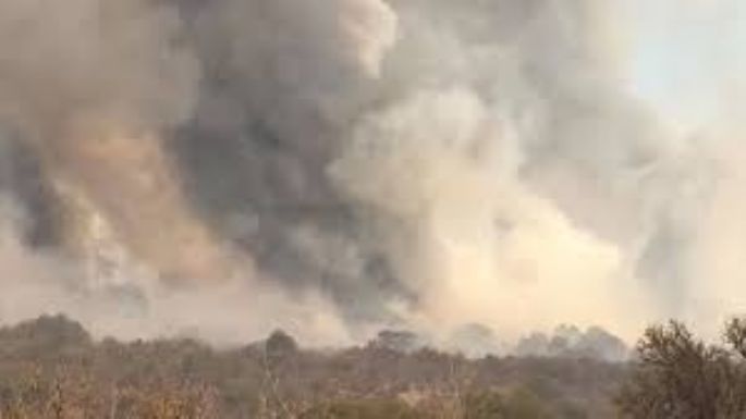 Bomberos combaten incendios entre San Luis y Traslasierra