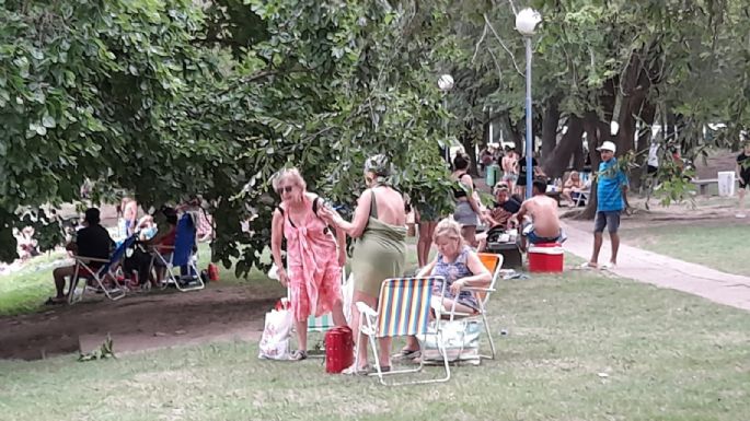 El calor en Villa María se disfruta en la costanera