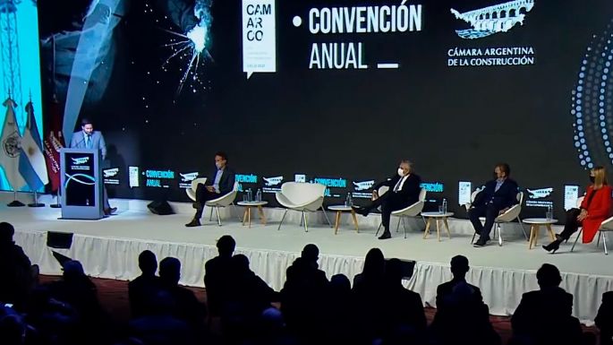 El presidente participa en la Convención de la Cámara Argentina de la Construcción