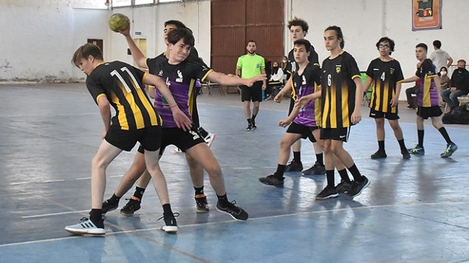 Varios triunfos en varones