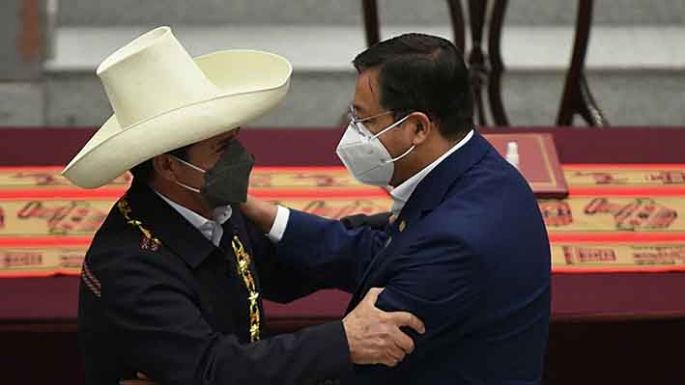 Histórico encuentro entre los presidentes de Perú y Bolivia
