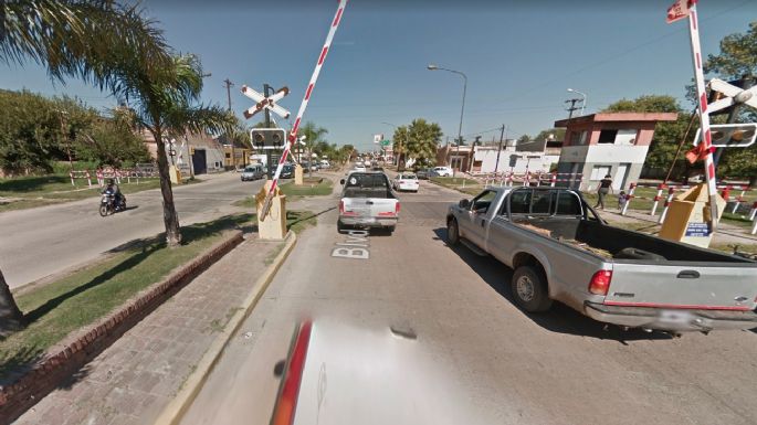 Mañana se ejecutarán tareas de bacheo en el paso a nivel de bulevar Vélez Sarsfield