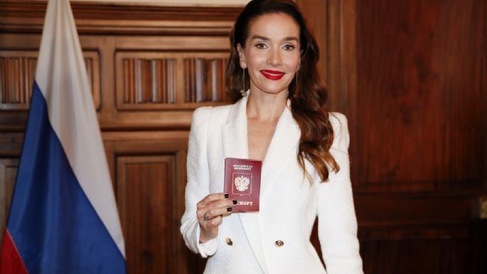 Natalia Oreiro recibió el pasaporte ruso: "Es un puente con el Río de la Plata"