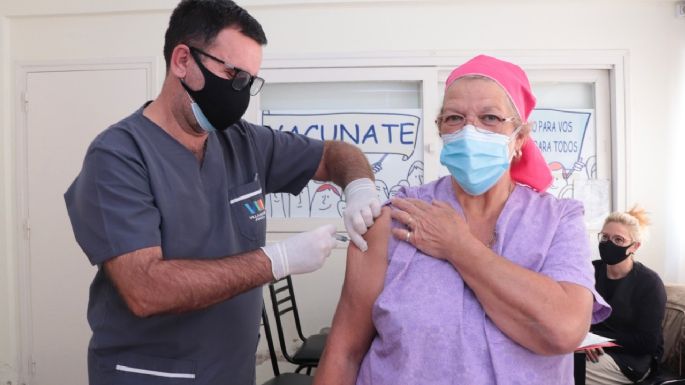 Personal de salud del municipio recibirá desde mañana la tercera dosis