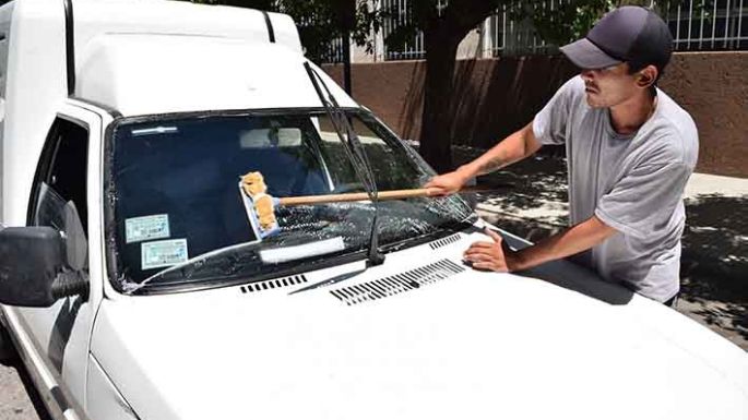 Los chicos que limpian vidrios “son una responsabilidad de todos”