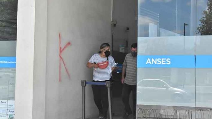 El enigma de las K, pintadas cuando las cámaras no andan