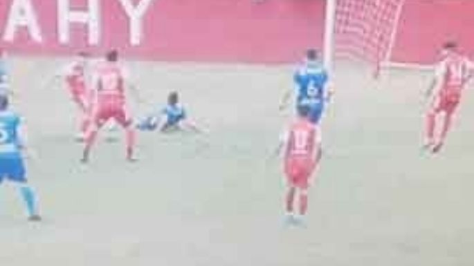 Jugada de VAR, arquero preso y un partido que podría seguir