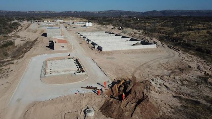 Avanzan obras de saneamiento
