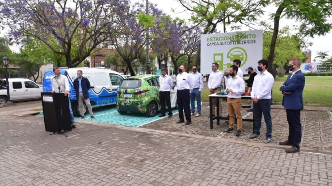 Villa María ya cuenta con estación de carga para autos eléctricos