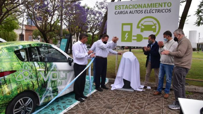 Villa María ya cuenta con estación de carga para autos eléctricos