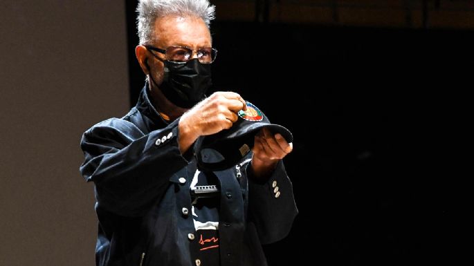 Una docena de clásicos de León Gieco en 90 minutos de cumpleaños