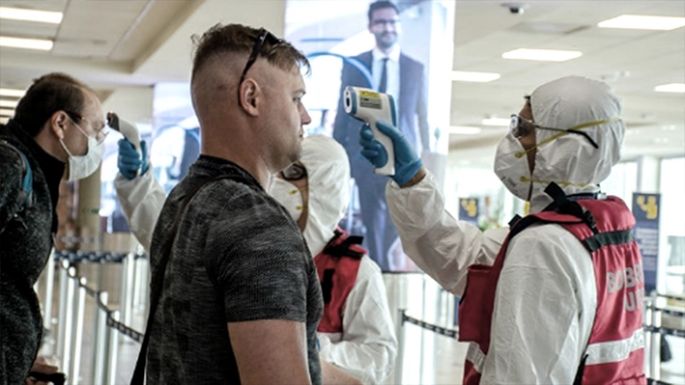 La OMS confirmó una variante de coronavirus que combina Ómicron y Delta
