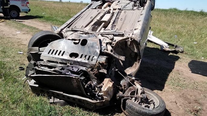 Dos muertos en un vuelco y un fallecido al chocar una pared