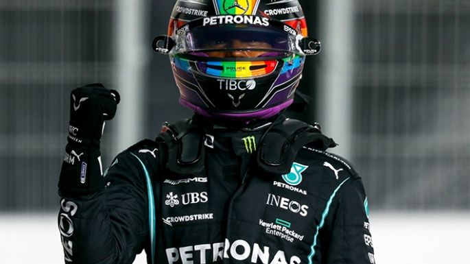 Hamilton ganó y continúa en la pelea por otro título